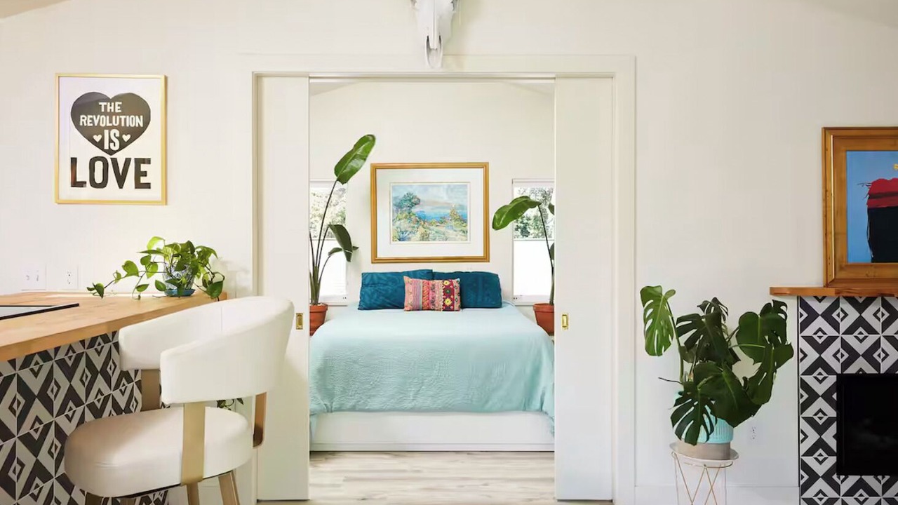 Photo of Bedroom in Lyn-Lake