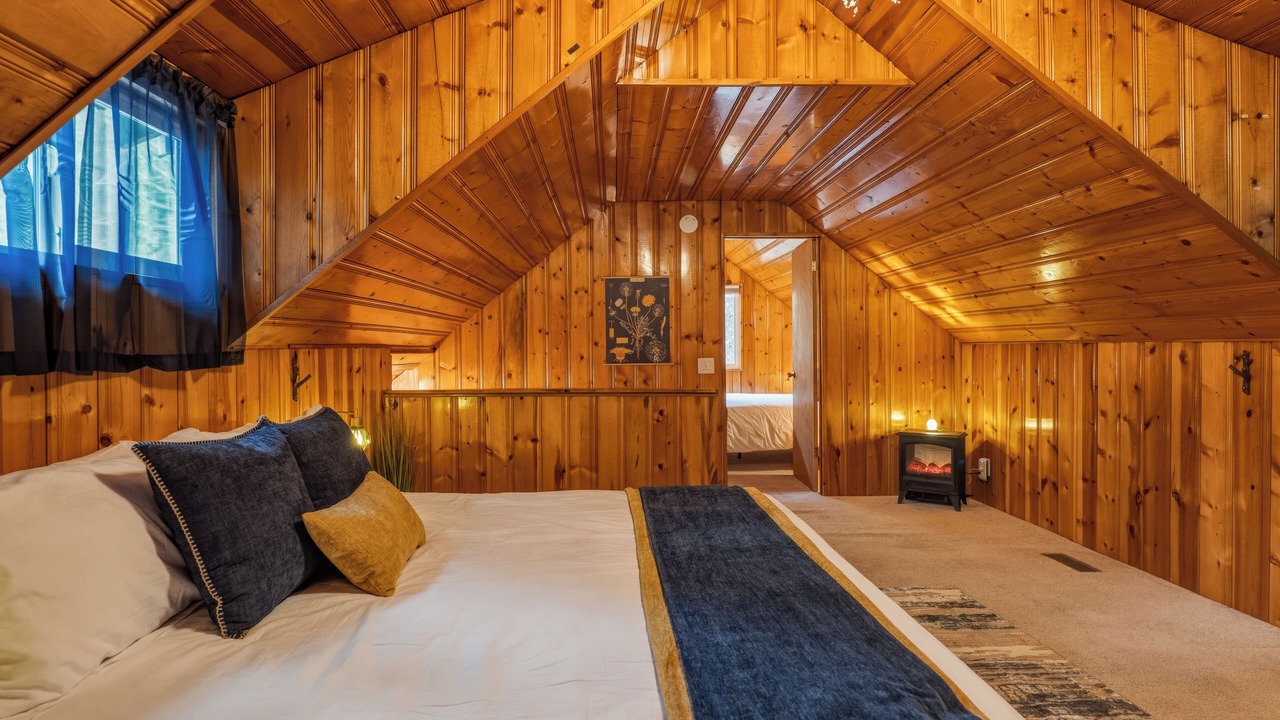 Photo of Bedroom in Index