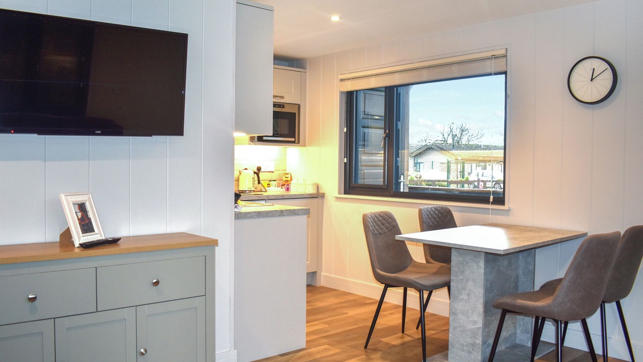 Photo of Others in Combpyne