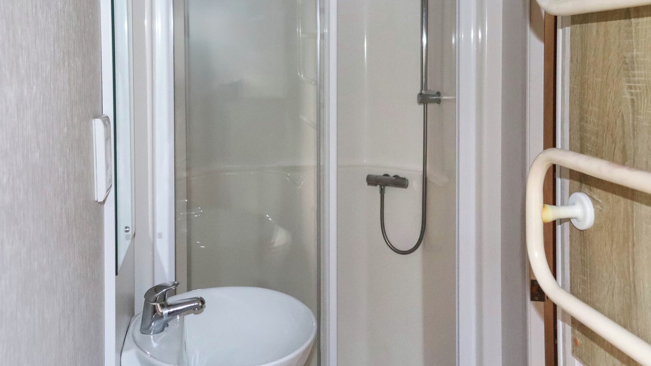 Photo of Bathroom in Pendine