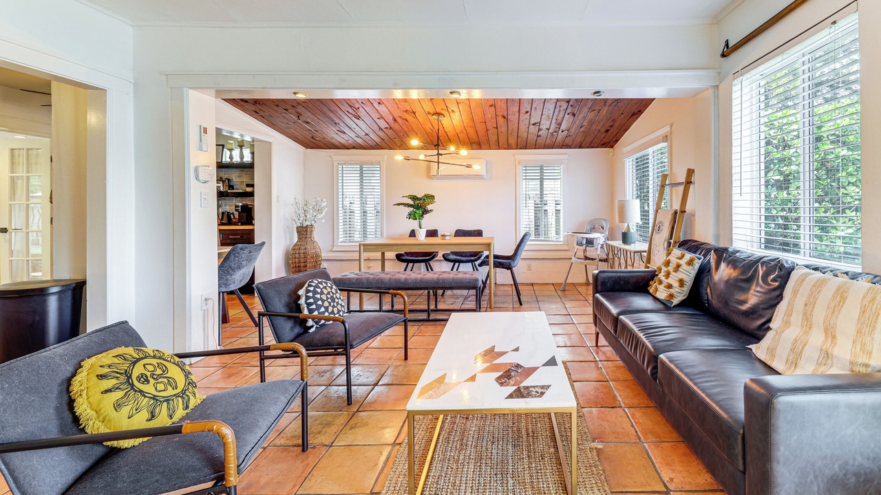 Photo of Livingroom in Edgewood