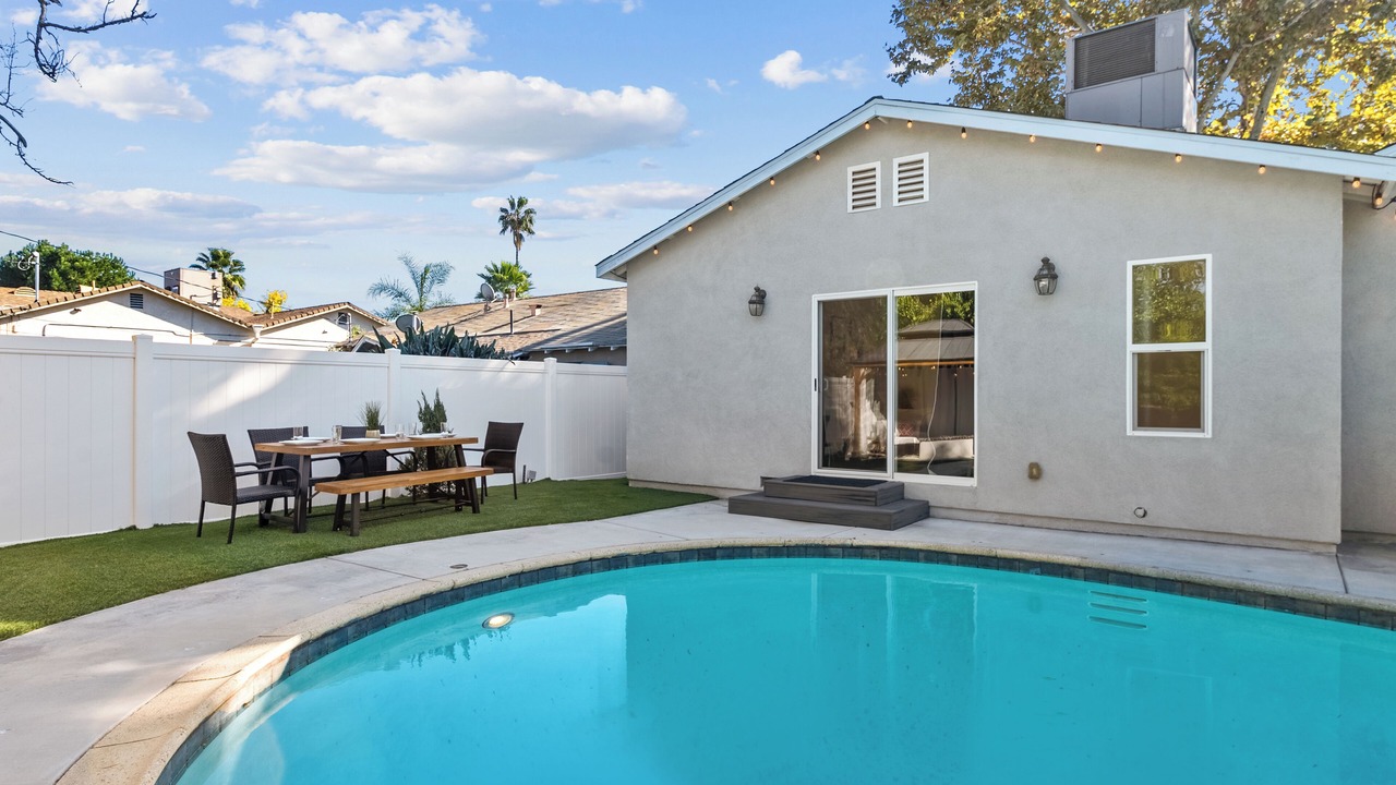 Photo of Outdoor in Encino
