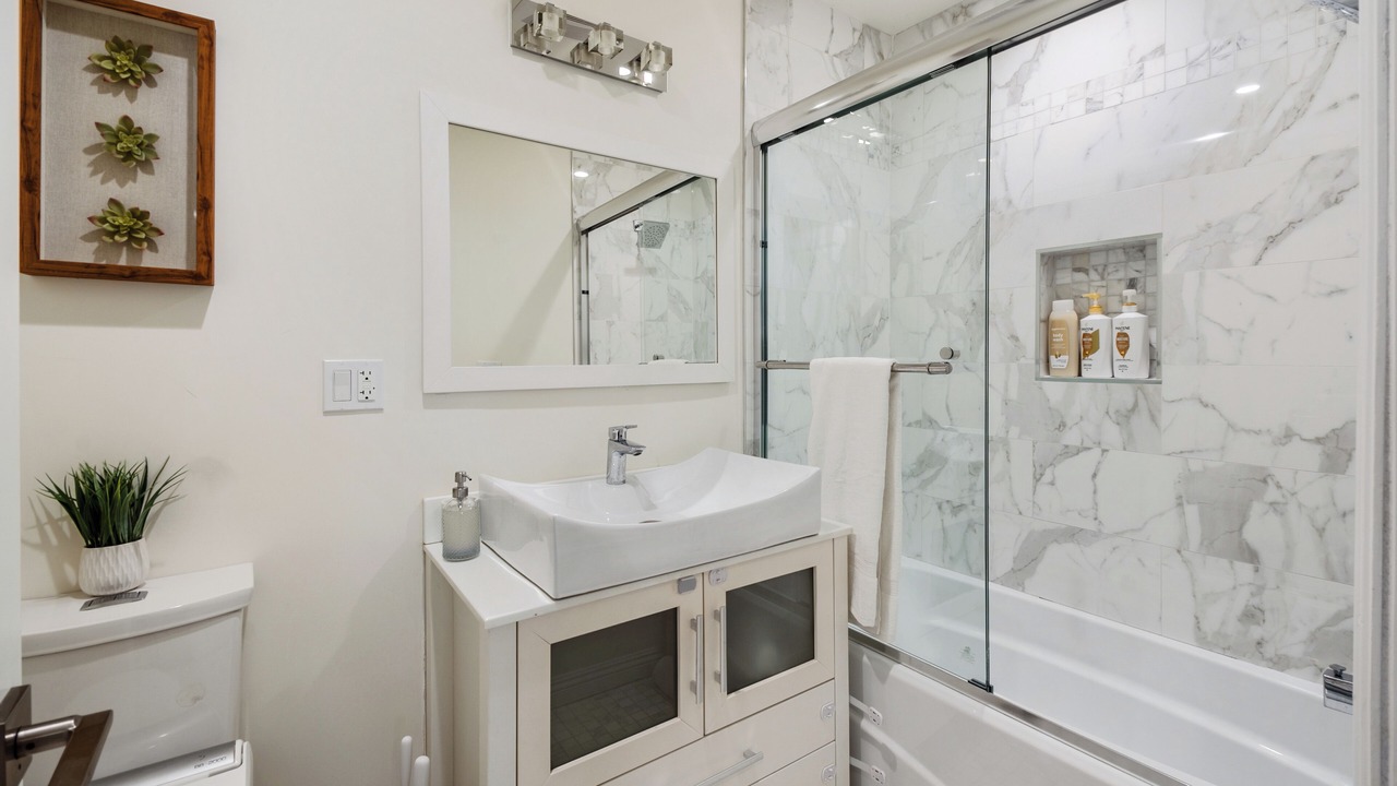 Photo of Bathroom in Encino