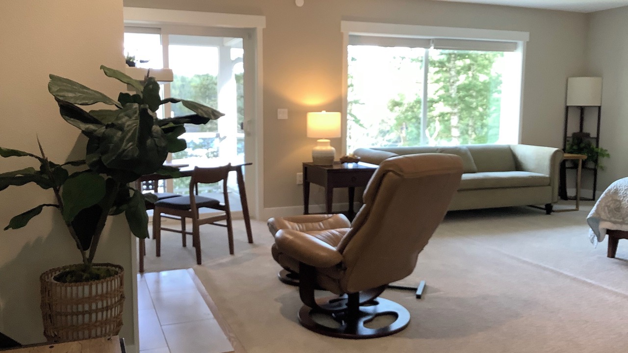 Photo of Livingroom in Brinnon