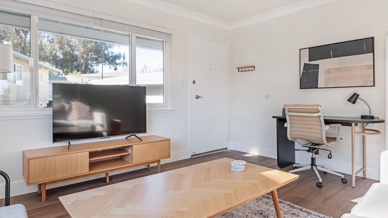 Photo of Livingroom in Millbrae