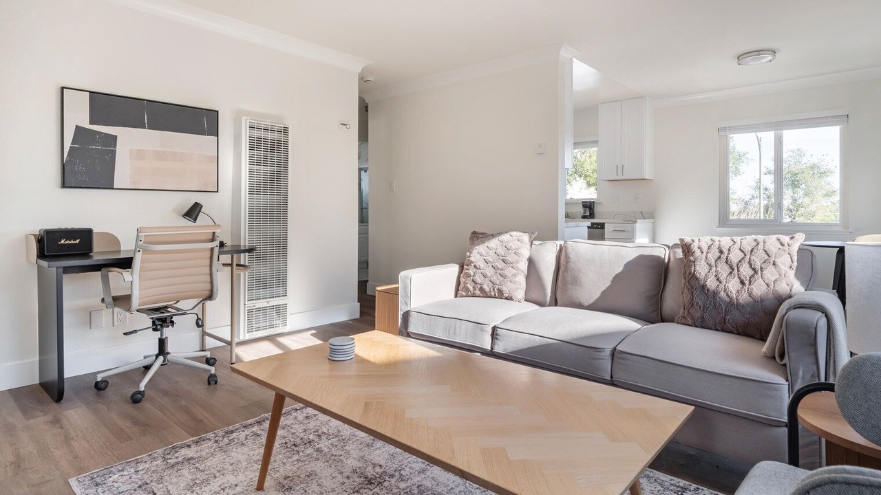 Photo of Livingroom in Millbrae