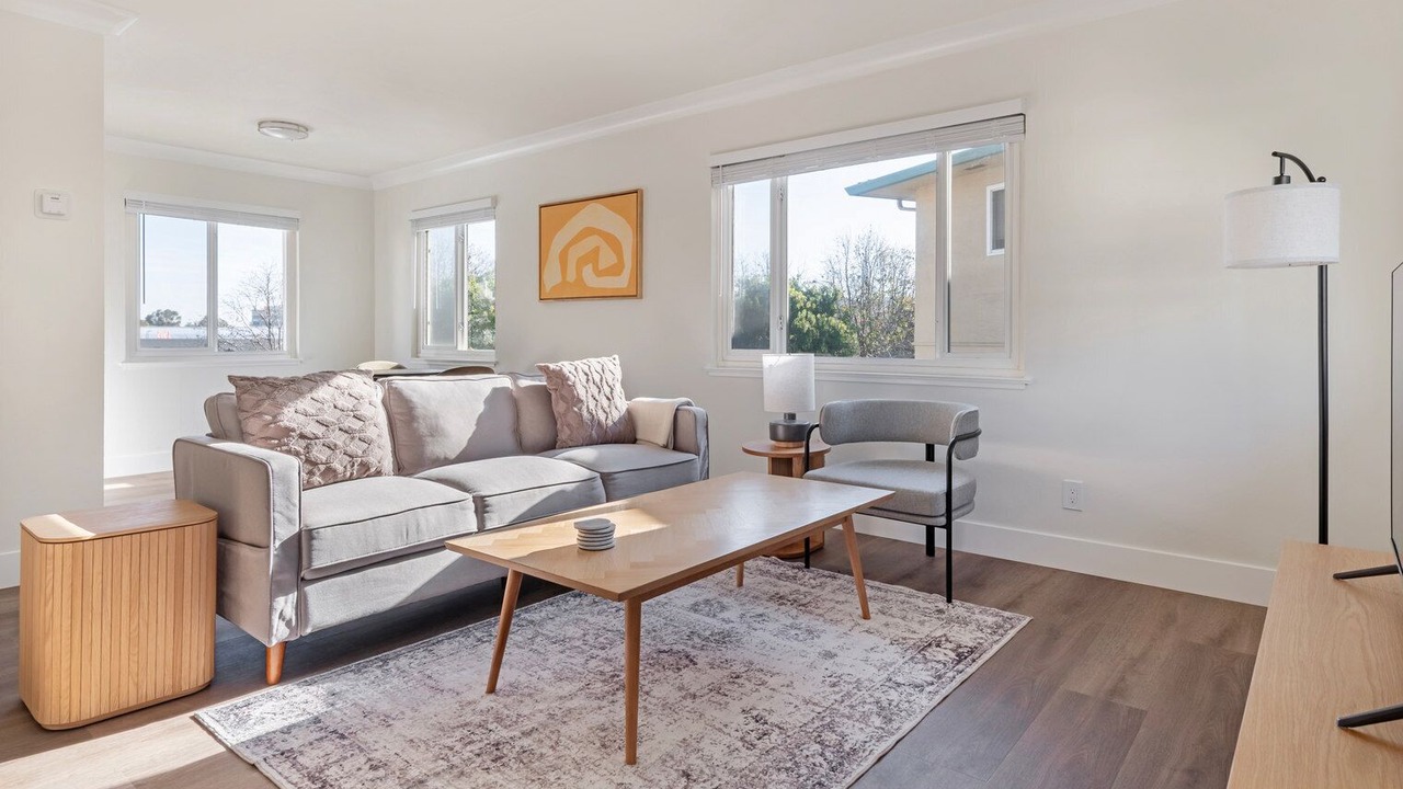 Photo of Livingroom in Millbrae