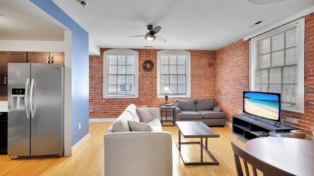 Photo of Livingroom in Downtown Baltimore