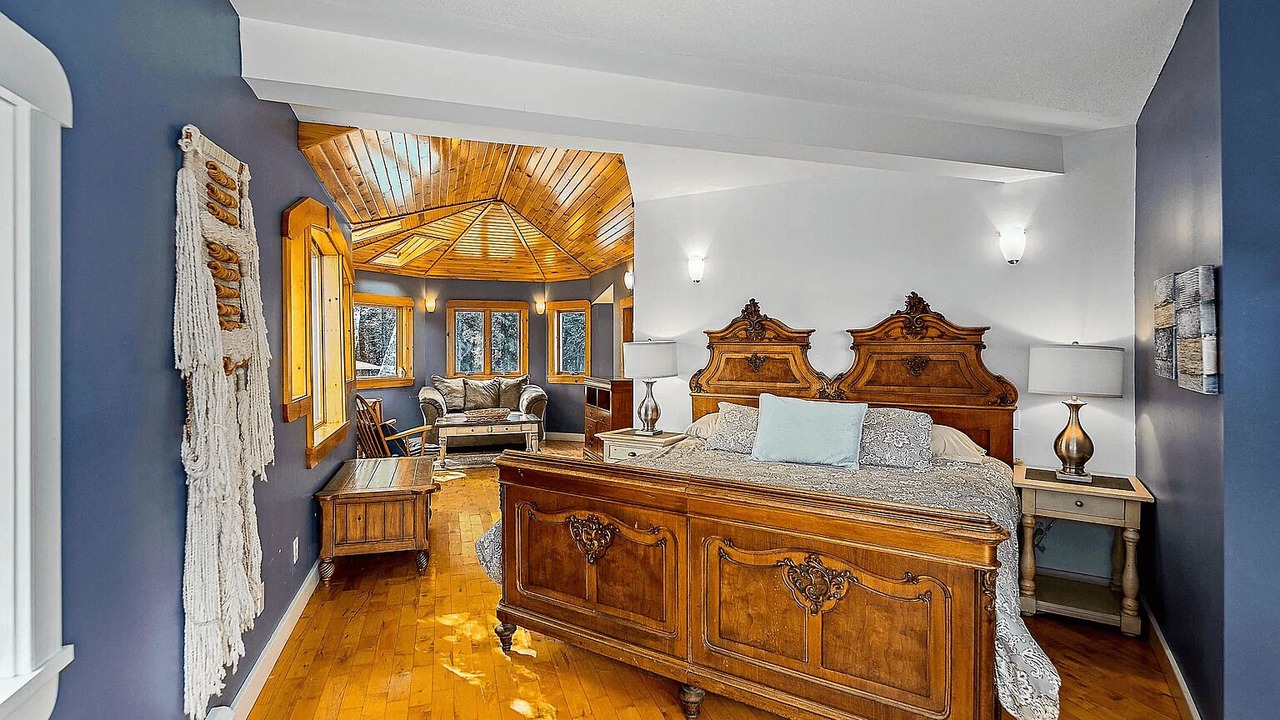 Photo of Bedroom in Northport