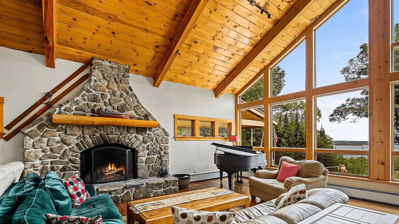 Photo of Livingroom in Northport