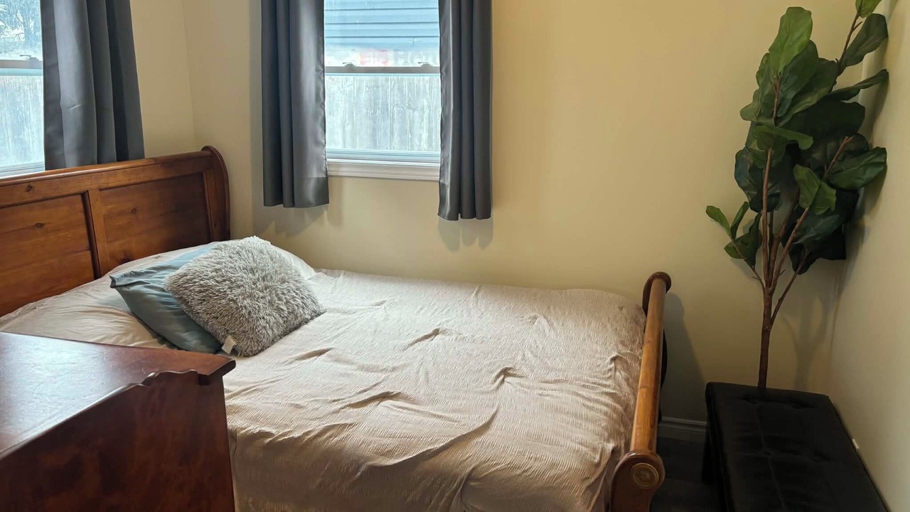 Photo of Bedroom in Grand Bend