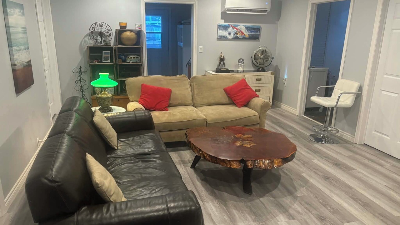 Photo of Livingroom in Grand Bend