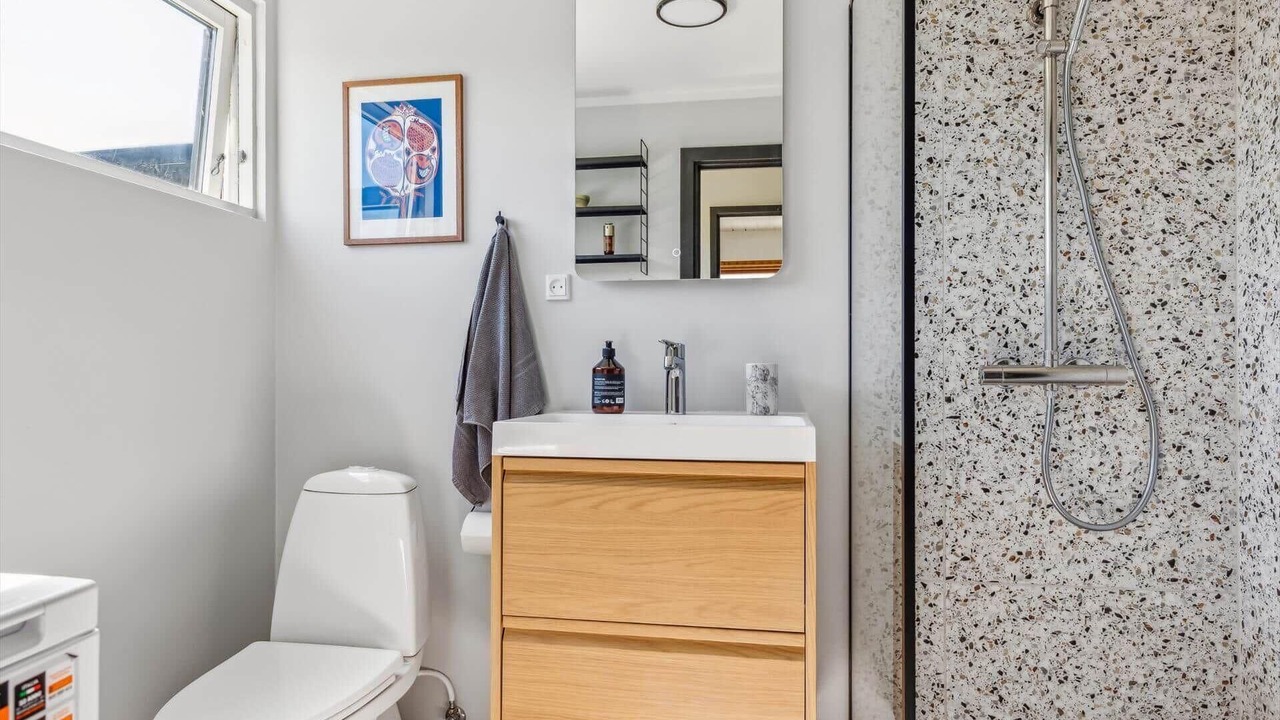 Photo of Bathroom in Follenslev