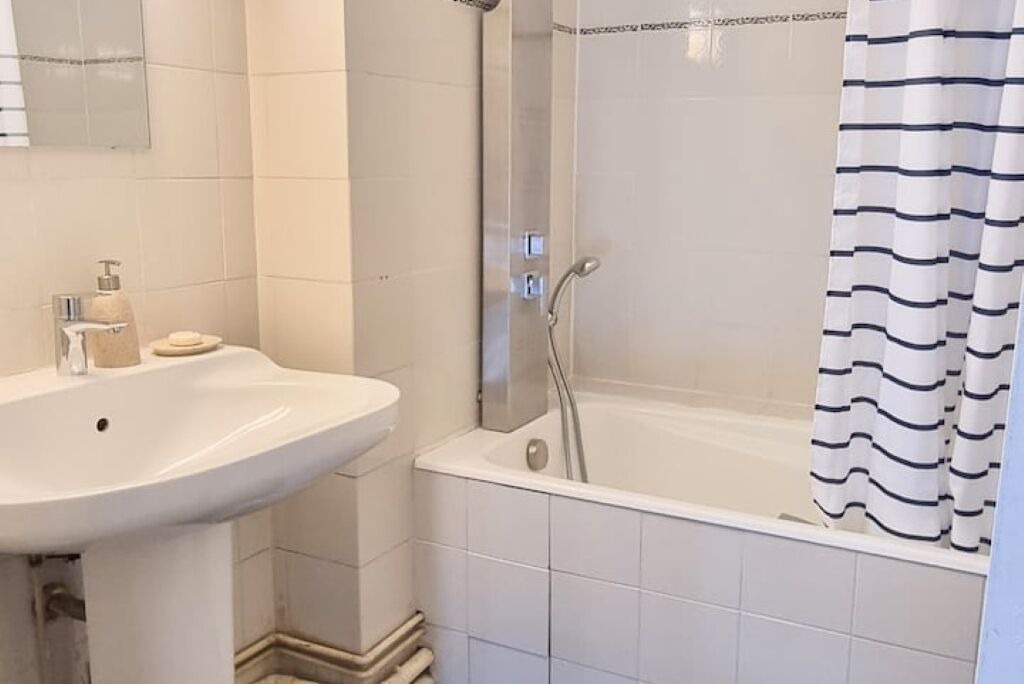 Photo of Bathroom in Sete