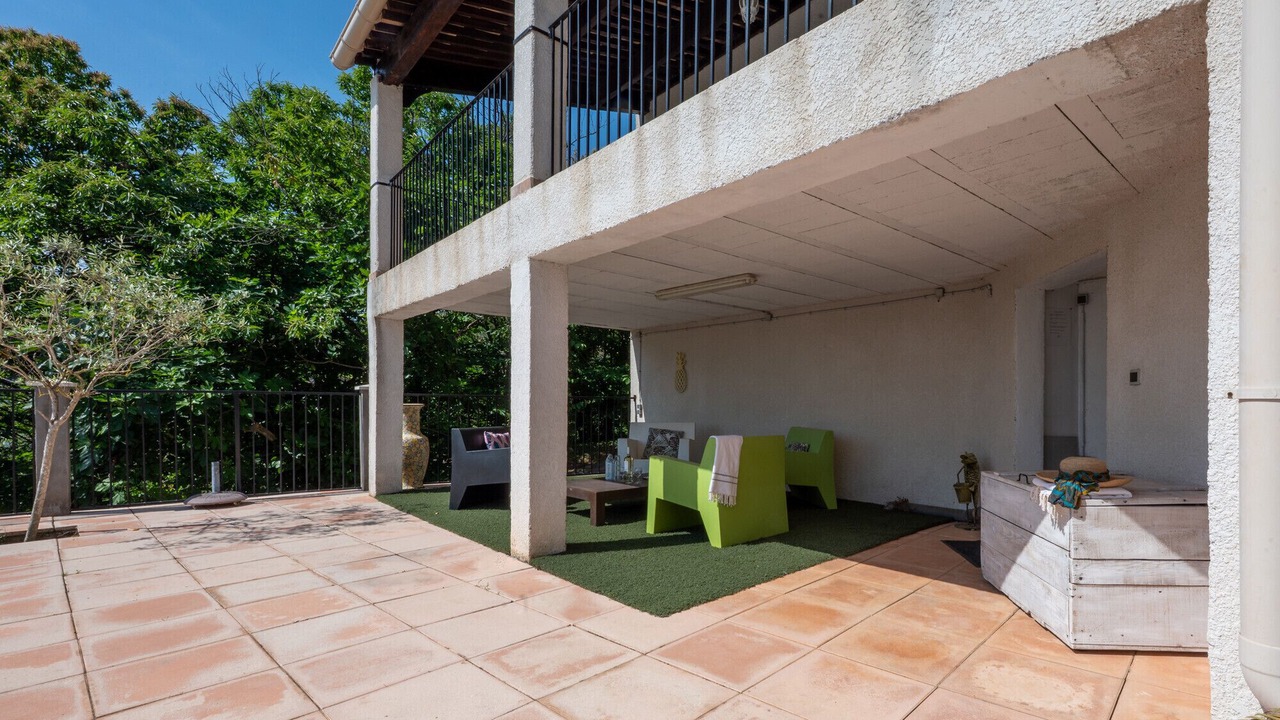 Photo of Patio Balcony in Courry