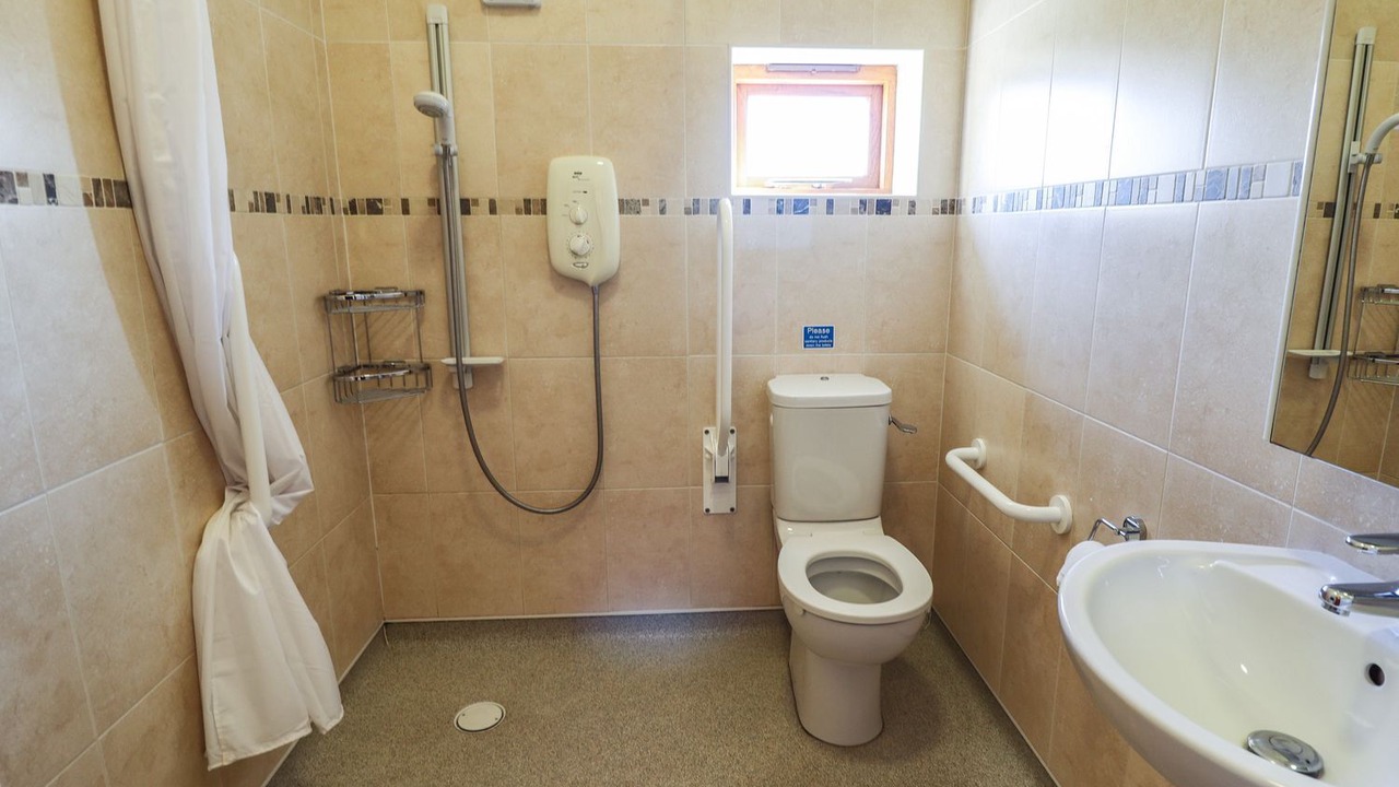 Photo of Bathroom in Louth