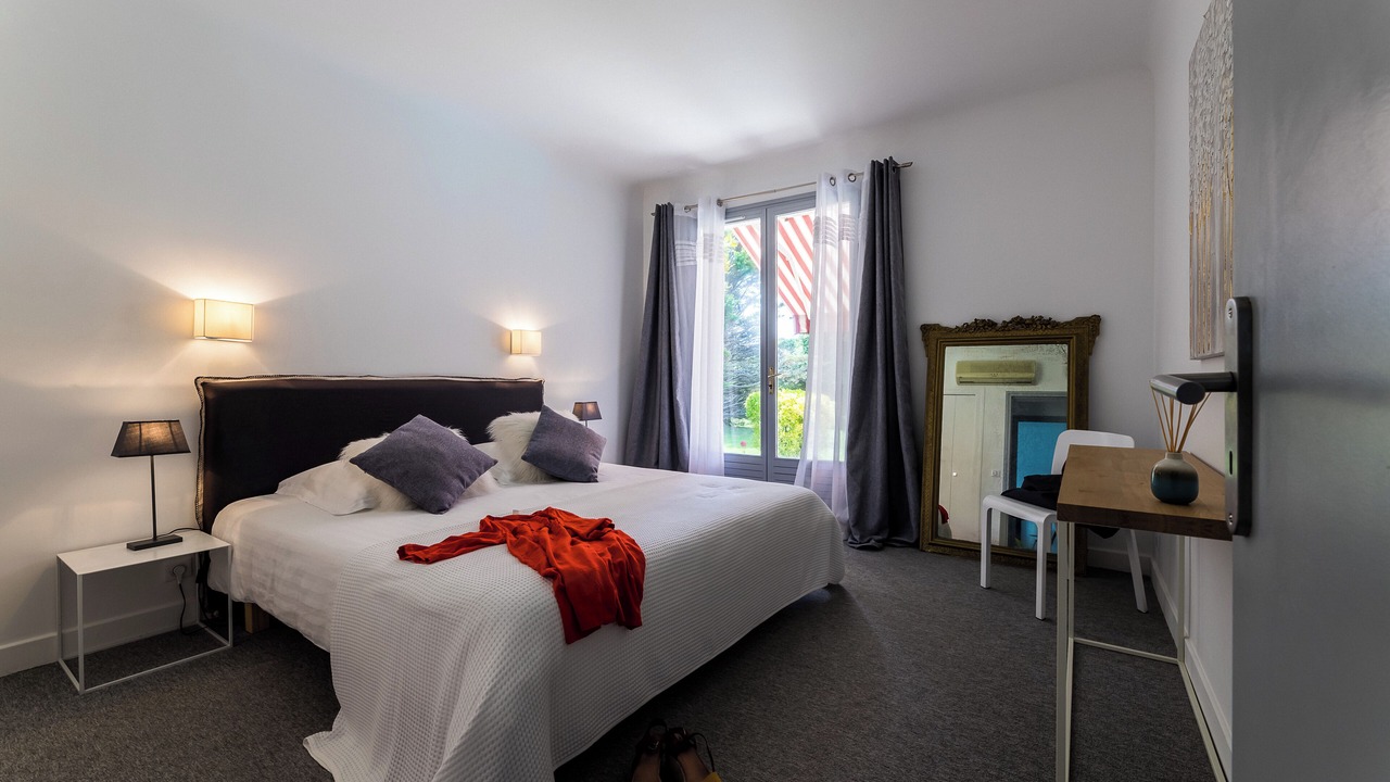 Photo of Bedroom in Arbonne