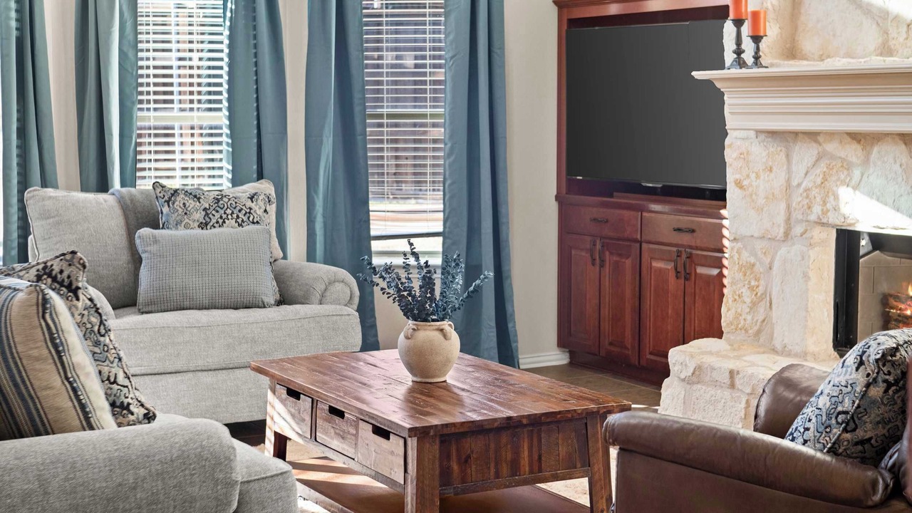 Photo of Livingroom in Hickory Creek