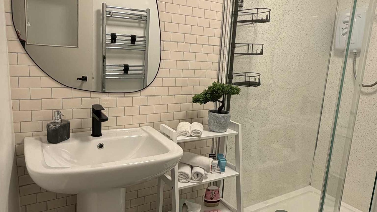 Photo of Bathroom in Lampeter