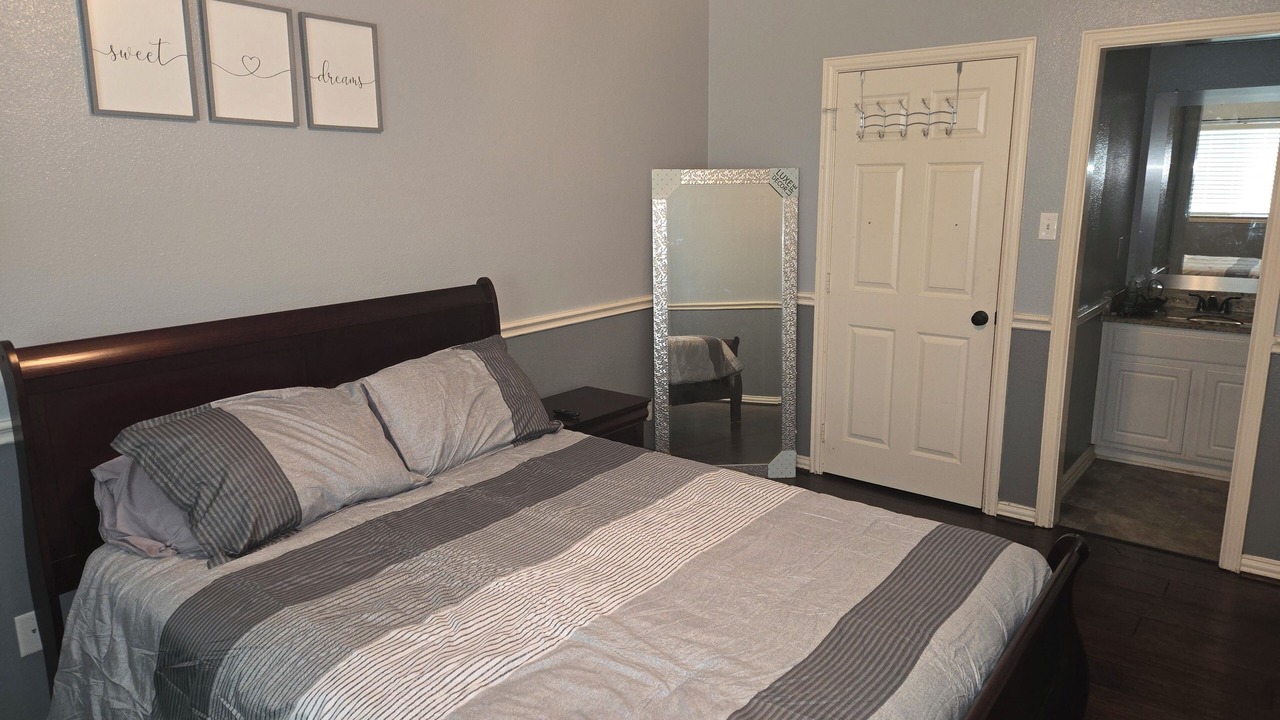 Photo of Bedroom in DeSoto