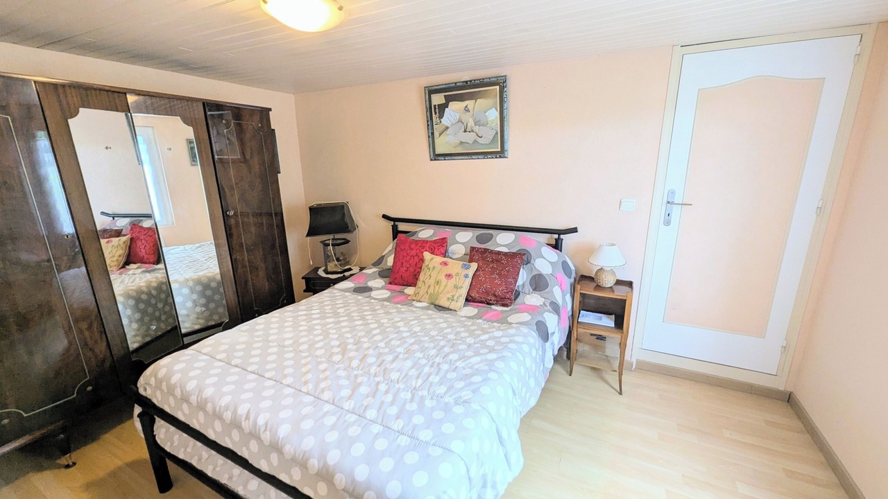 Photo of Bedroom in Annoville