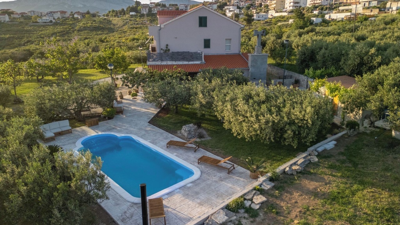 Photo of Outdoor in Mravince