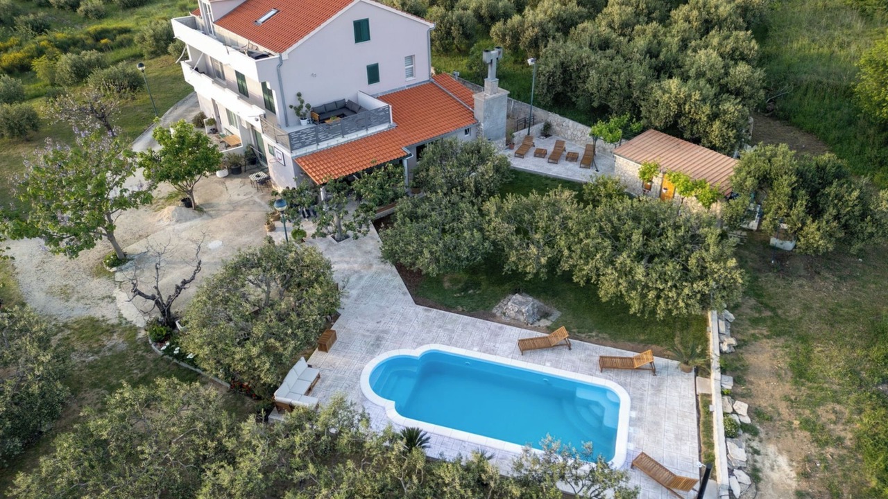 Photo of Outdoor in Mravince