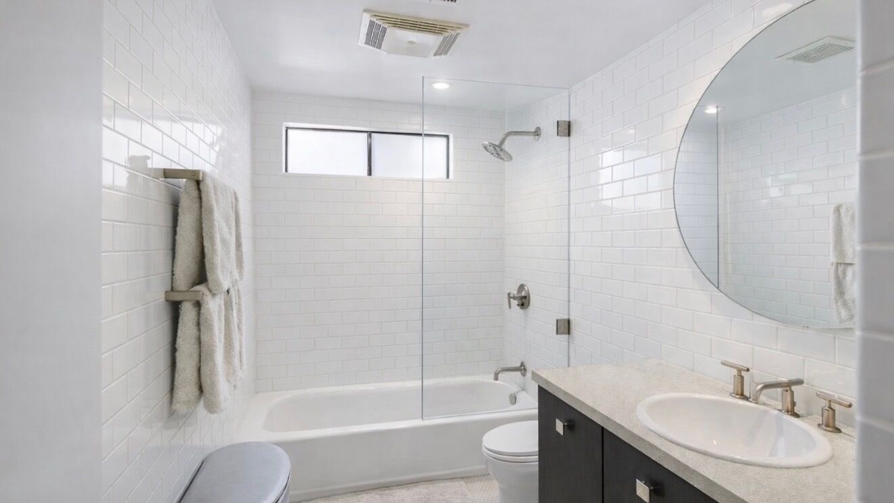 Photo of Bathroom in Silver Strand