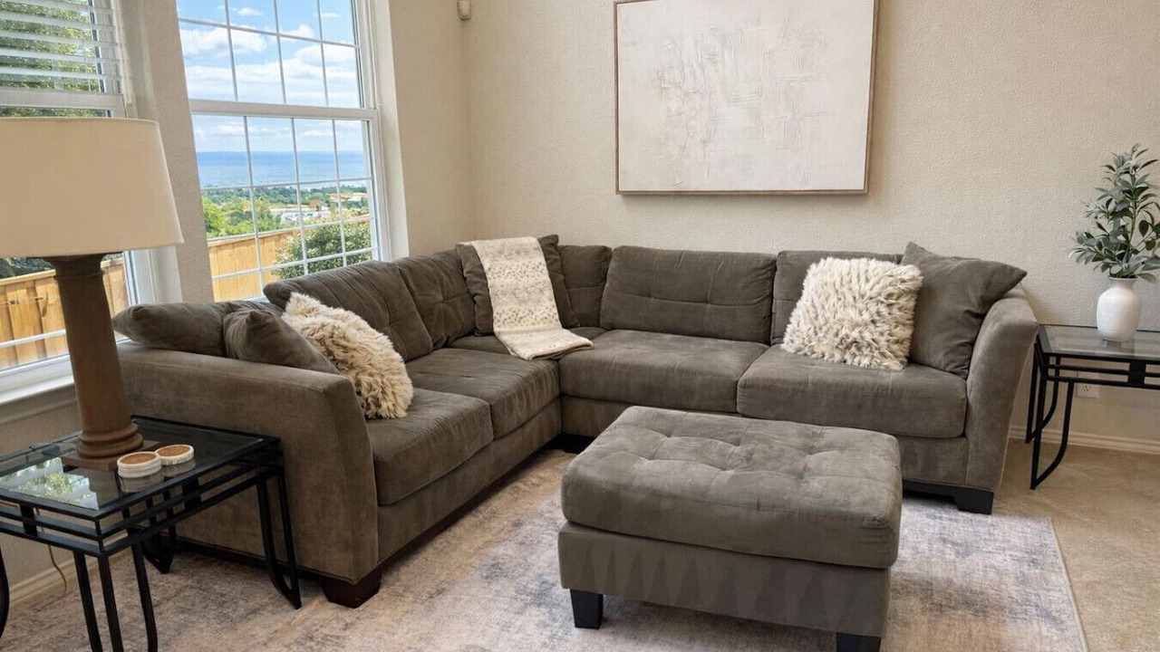 Photo of Livingroom in Deer Creek Ranch