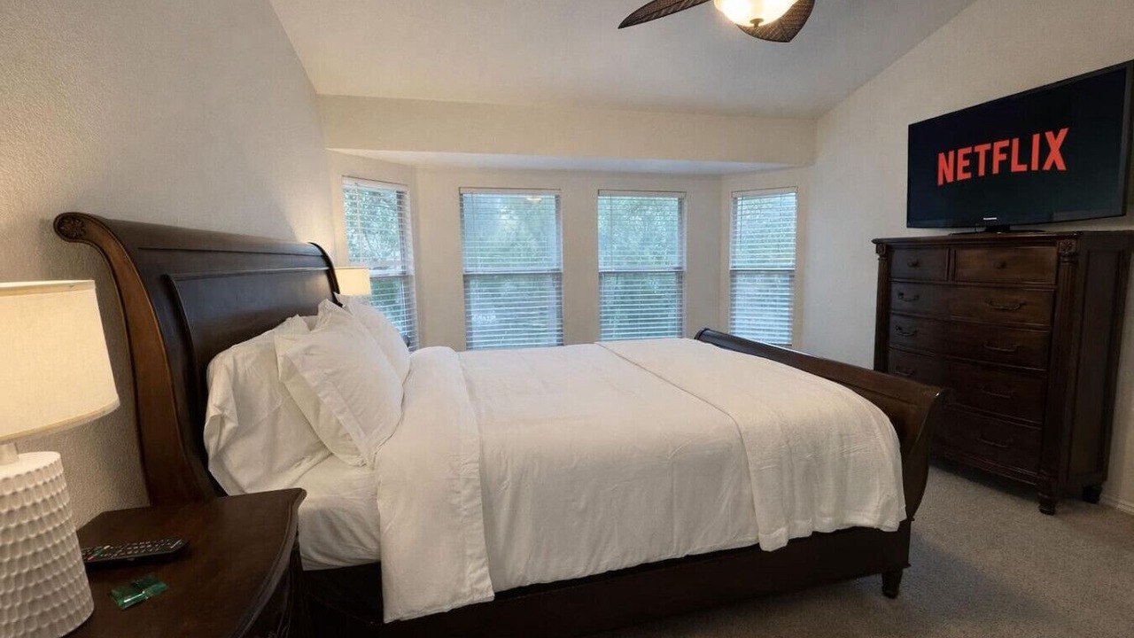 Photo of Bedroom in Deer Creek Ranch