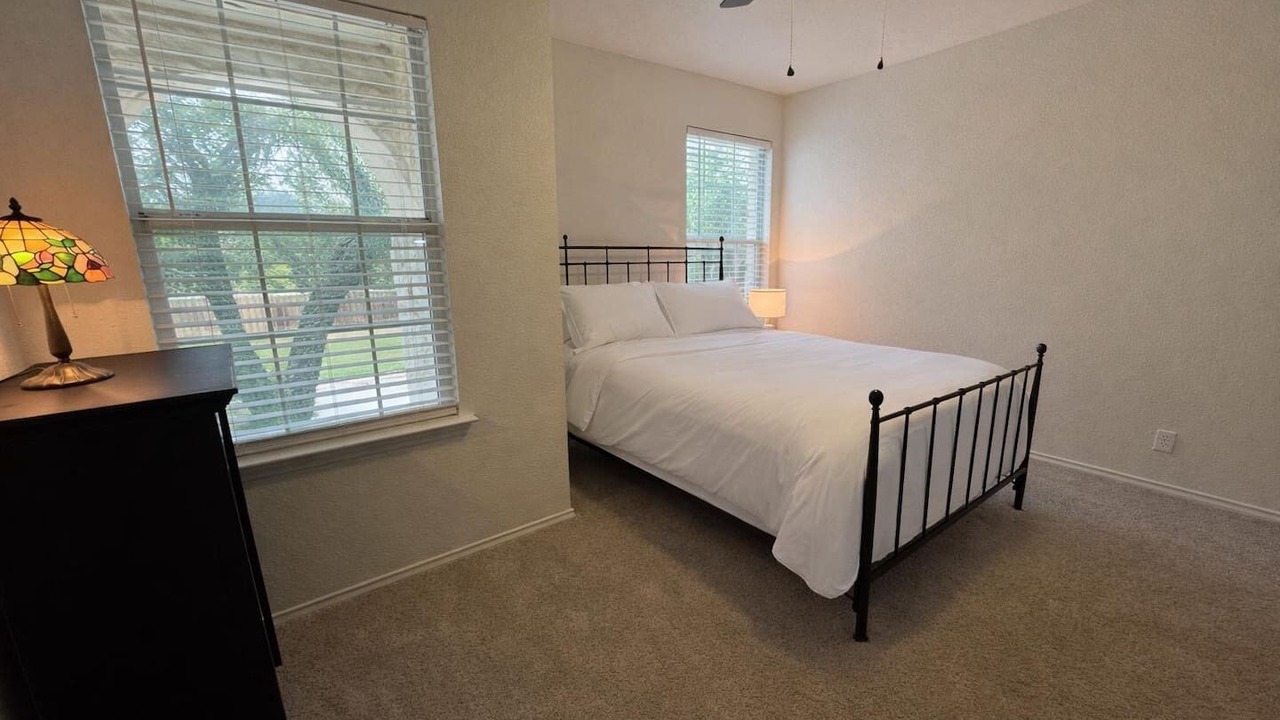 Photo of Bedroom in Deer Creek Ranch