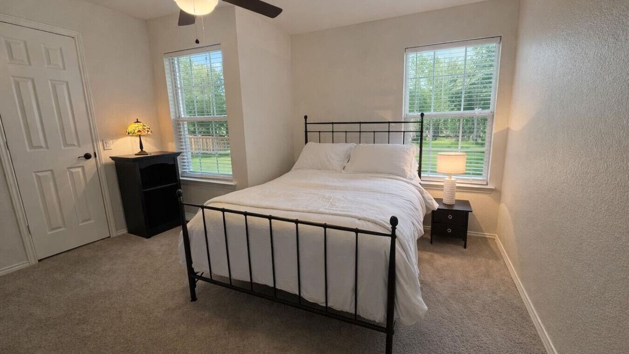 Photo of Bedroom in Deer Creek Ranch