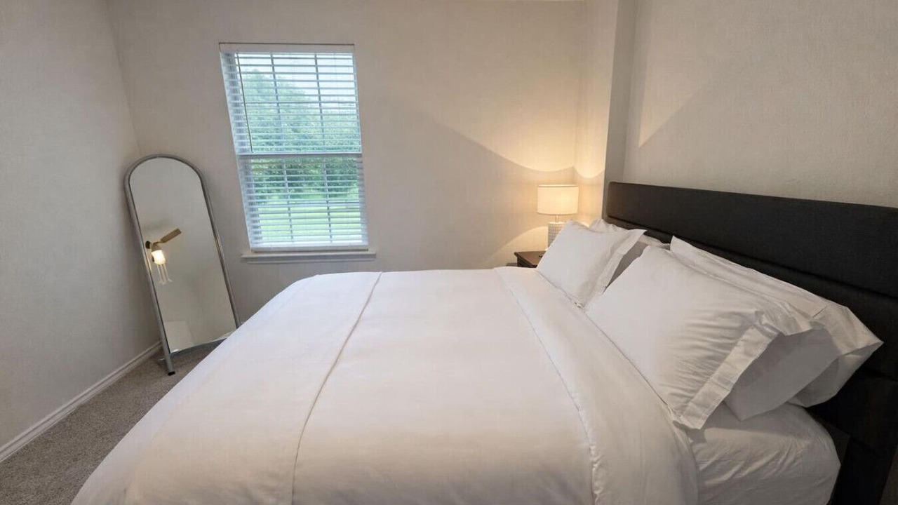 Photo of Bedroom in Deer Creek Ranch