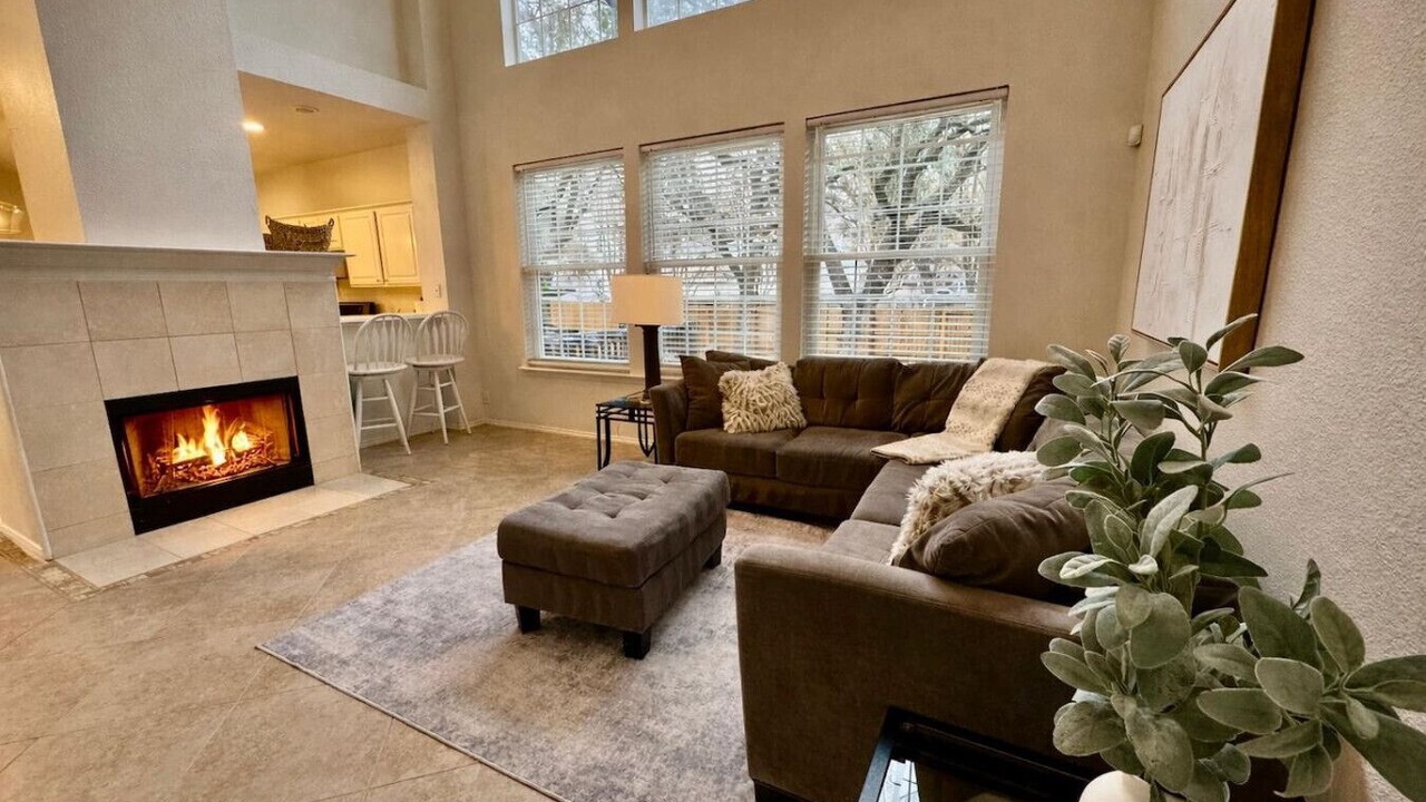 Photo of Livingroom in Deer Creek Ranch