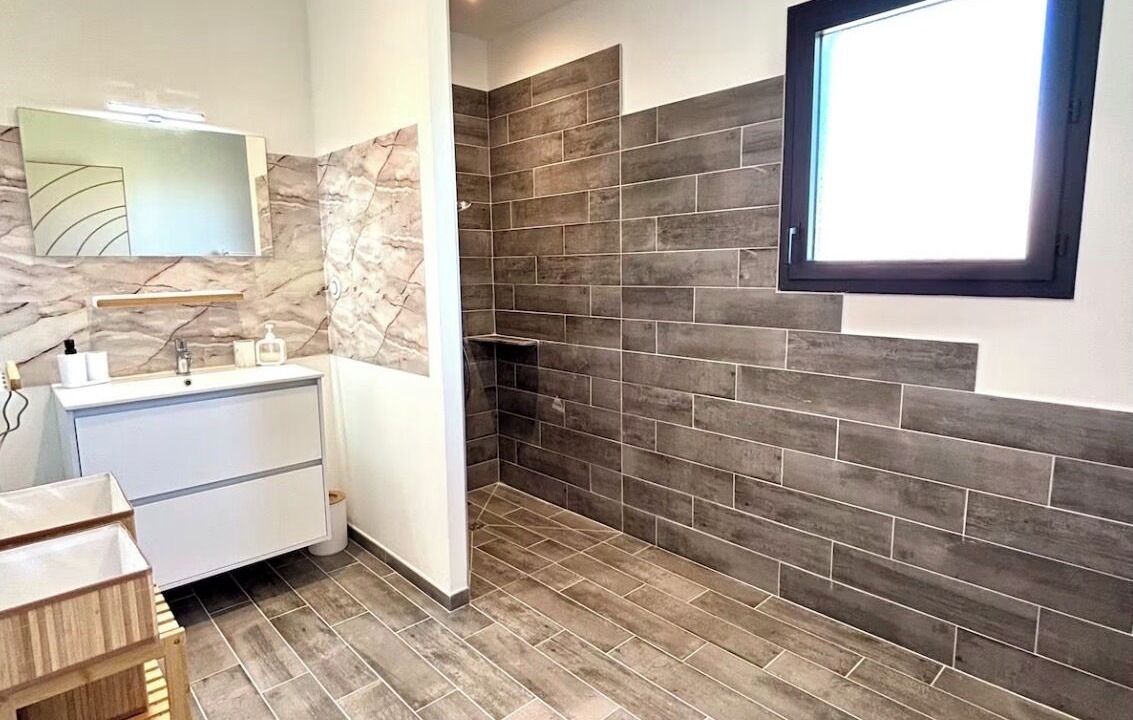 Photo of Bathroom in Grospierres