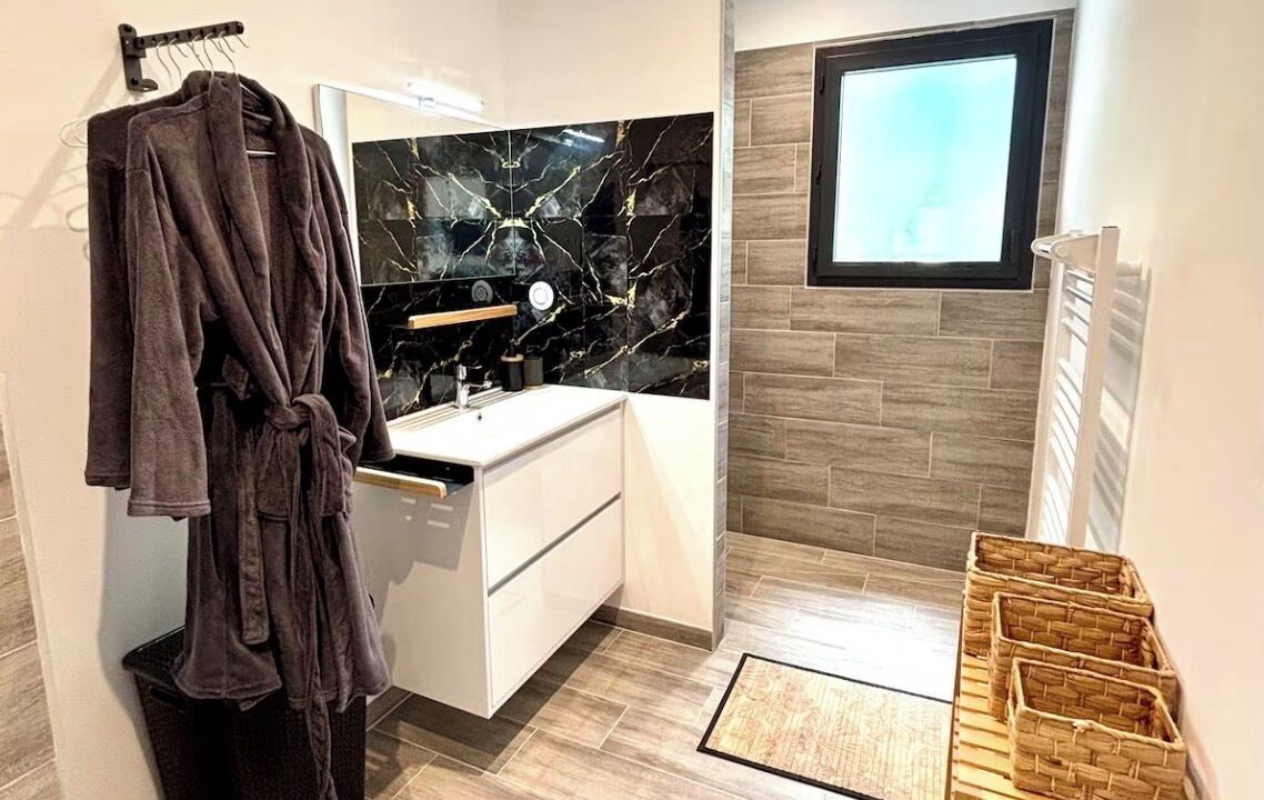 Photo of Bathroom in Grospierres