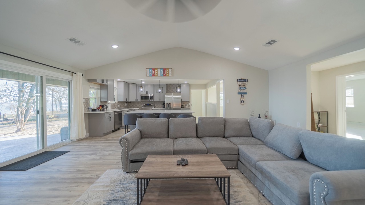 Photo of Livingroom in Seven Points