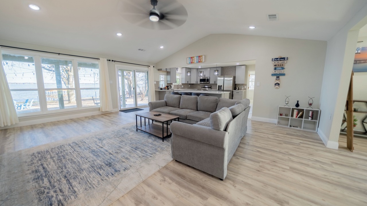 Photo of Livingroom in Seven Points