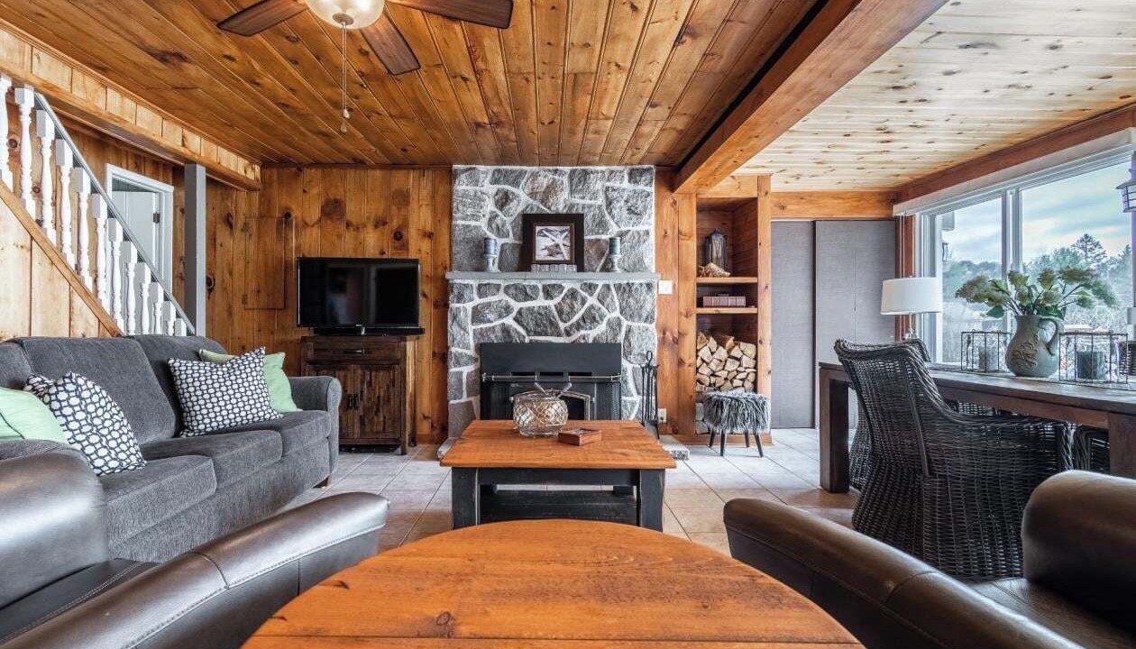Photo of Livingroom in Lac-des-Plages