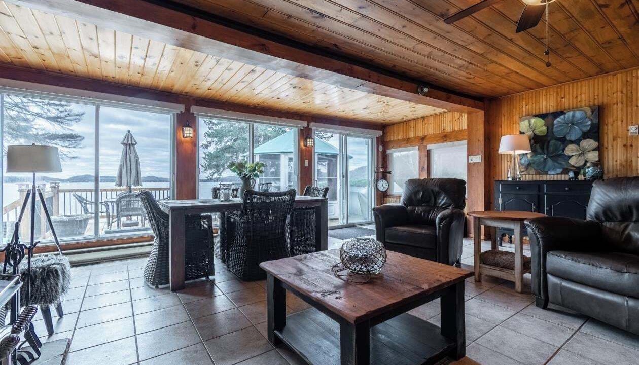Photo of Livingroom in Lac-des-Plages