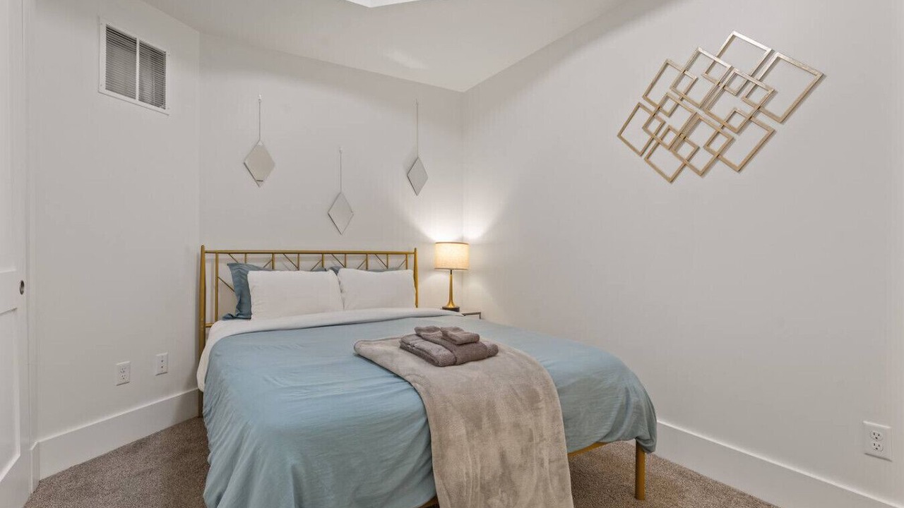 Photo of Bedroom in Northeast South Bend