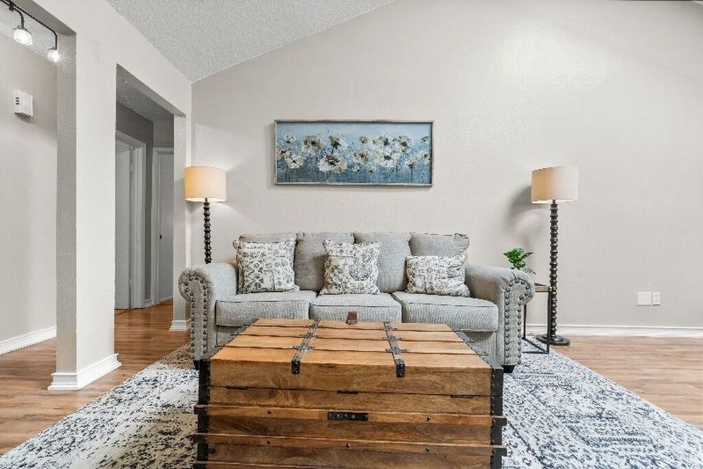 Photo of Livingroom in Panther Creek