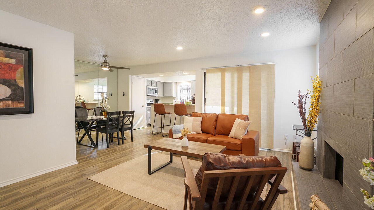 Photo of Livingroom in Far North Dallas