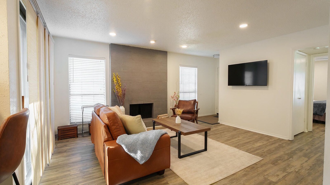 Photo of Livingroom in Far North Dallas