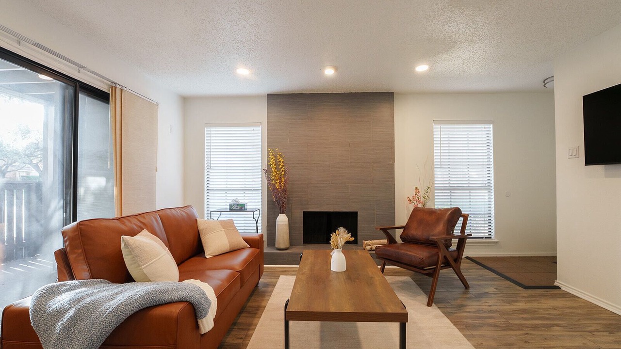 Photo of Livingroom in Far North Dallas