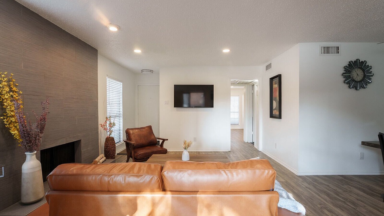 Photo of Livingroom in Far North Dallas