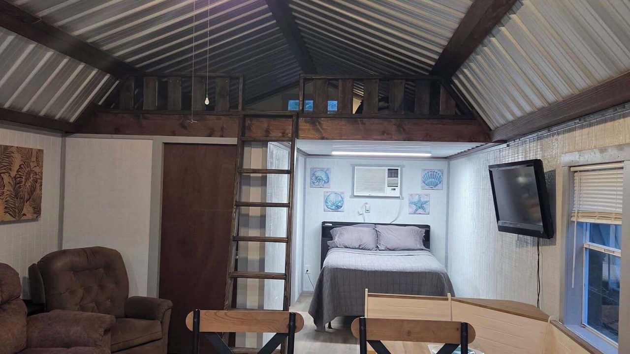 Photo of Bedroom in Fayette County
