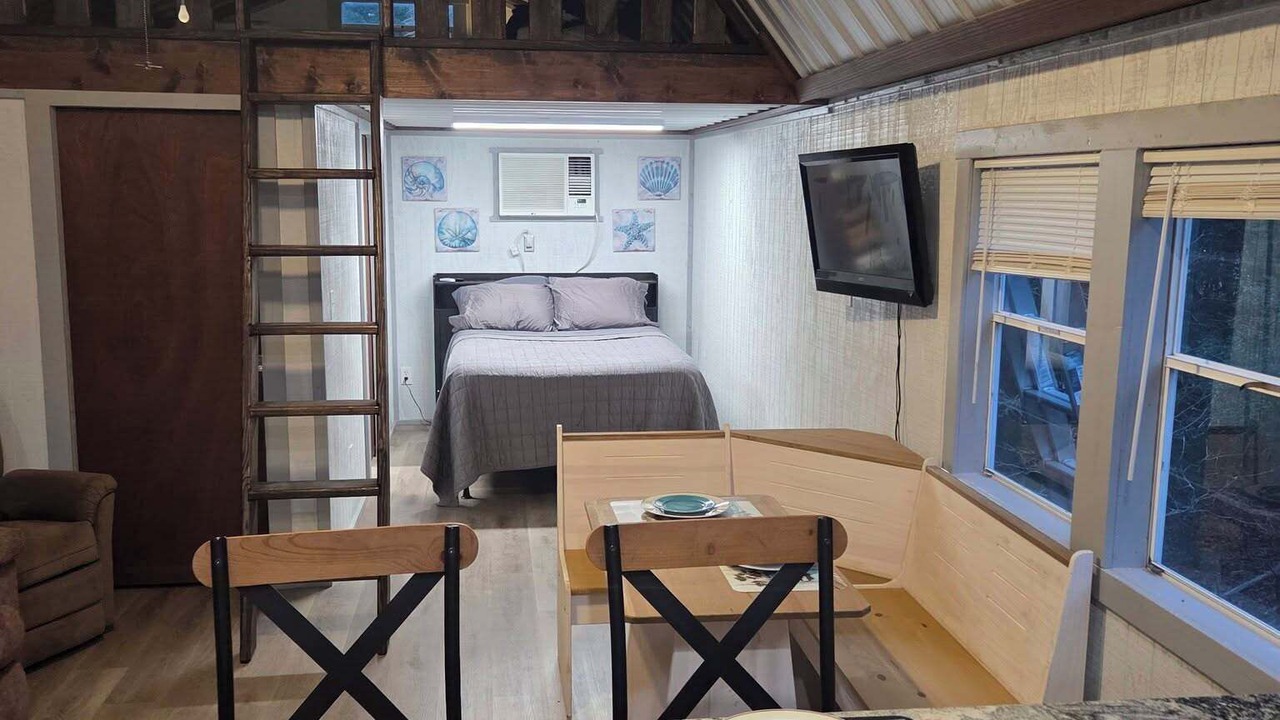Photo of Bedroom in Fayette County