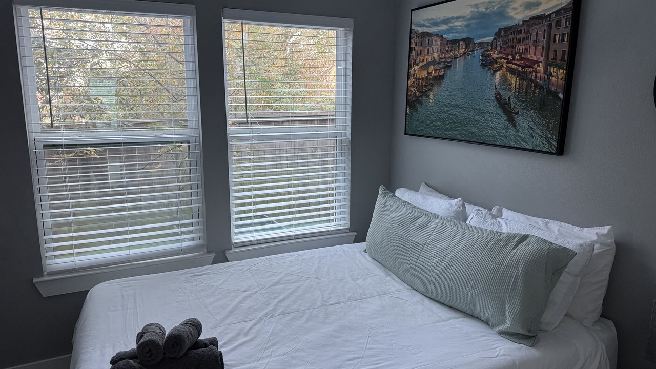 Photo of Bedroom in Greater East End