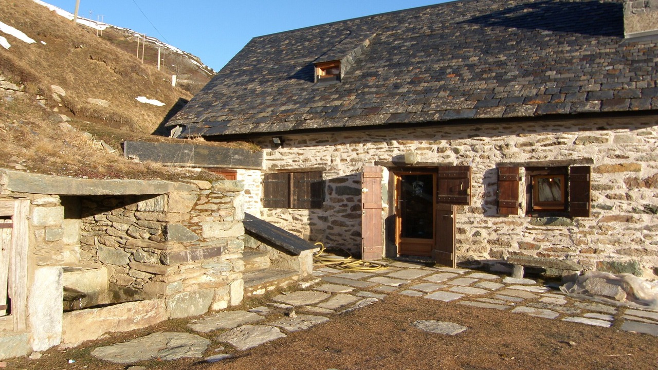 Photo of Outdoor in Grust